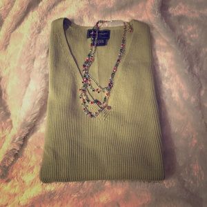 Sleeveless Eddie Bauer green vneck ribbed top